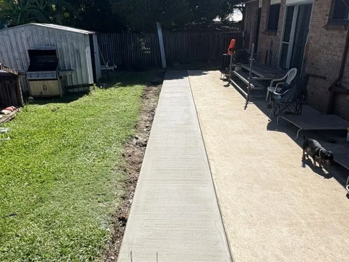 Commercial concrete slab construction in Sarina